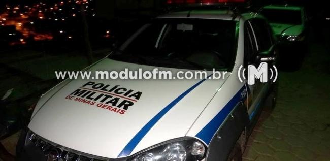 Homem é preso suspeito de traficar drogas em residência...
