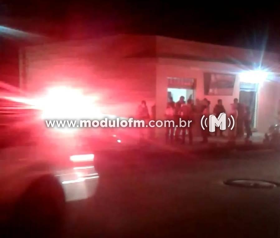 Veja o vídeo: Ladrão tenta roubar fiéis em igreja...