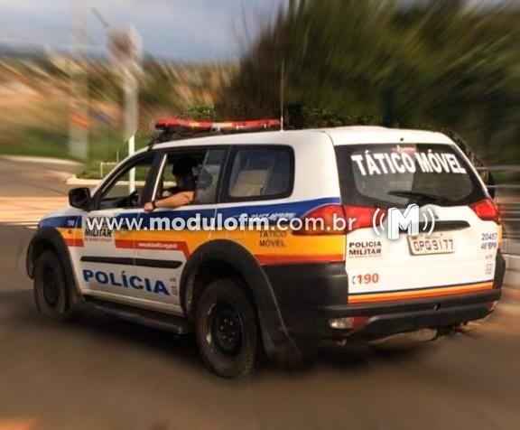 Homem é preso por suspeita de tráfico de drogas...