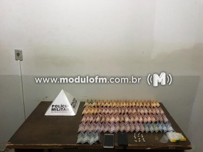 Três homens são presos suspeitos de traficar drogas em...