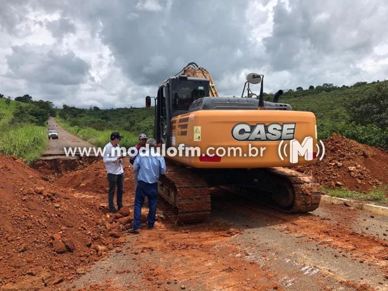 DER-MG intensifica ações para restabelecer o tráfego entre as...