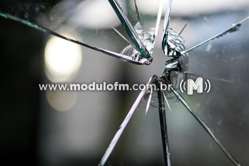 Polícia é acionada e impede furto em padaria que...