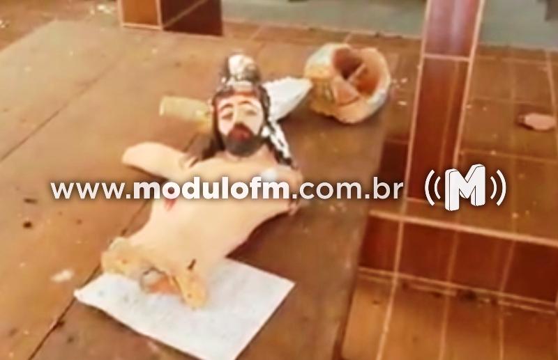 Veja o vídeo: Vândalos invadem igreja Católica e destroem...