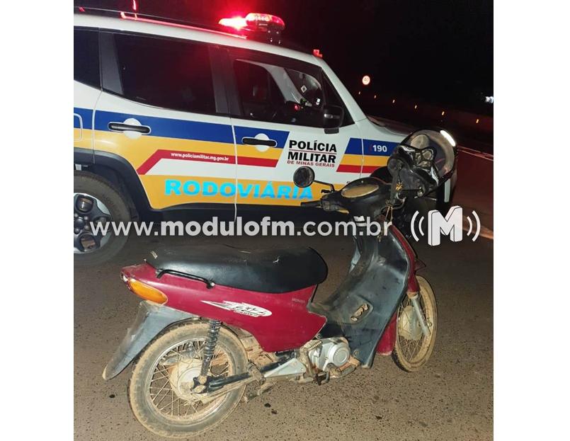 Polícia Militar Rodoviária recupera moto roubada e prende dois...
