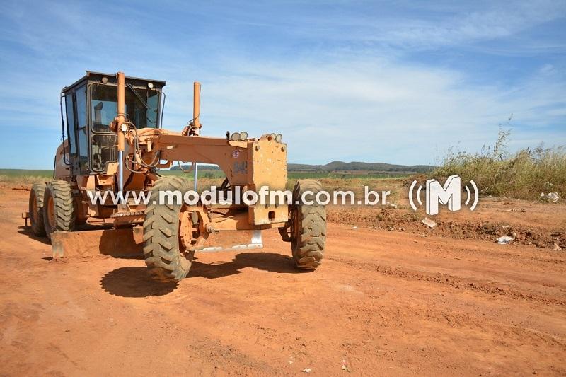 Prefeitura inicia terraplanagem de terreno para construção do Hospital...