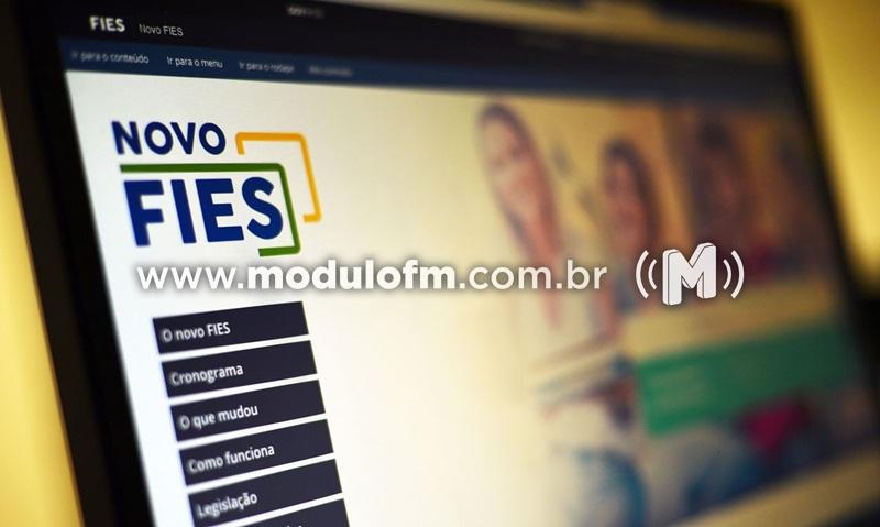 Estudantes podem se inscrever no Fies a partir de...