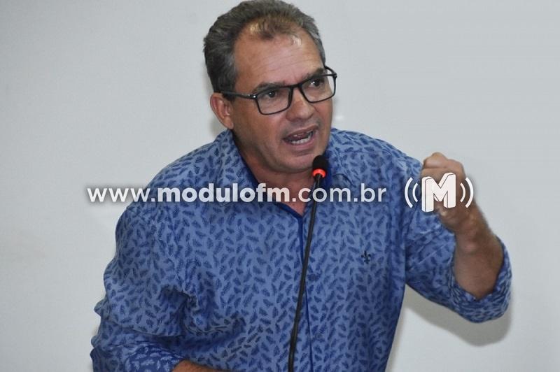 Roberto Margari toma posse como vereador na Câmara Municipal...