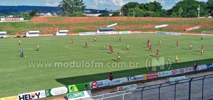 CAP: Thiago Oliveira realizou coletivo com três mudanças no setor de meio-campo