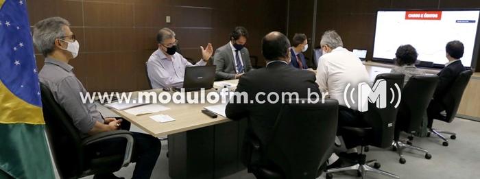 Macrorregiões Centro e Triângulo do Sul regridem para a onda vermelha do Minas Consciente