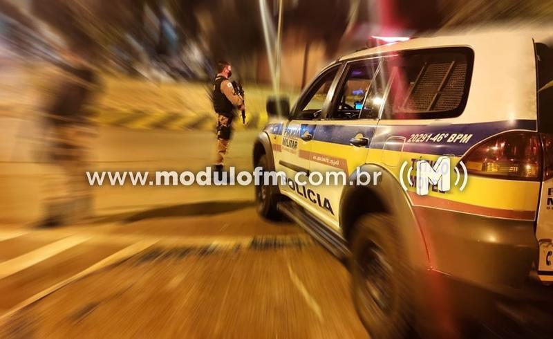 Adolescente esconde droga na boca para tentar escapar da...