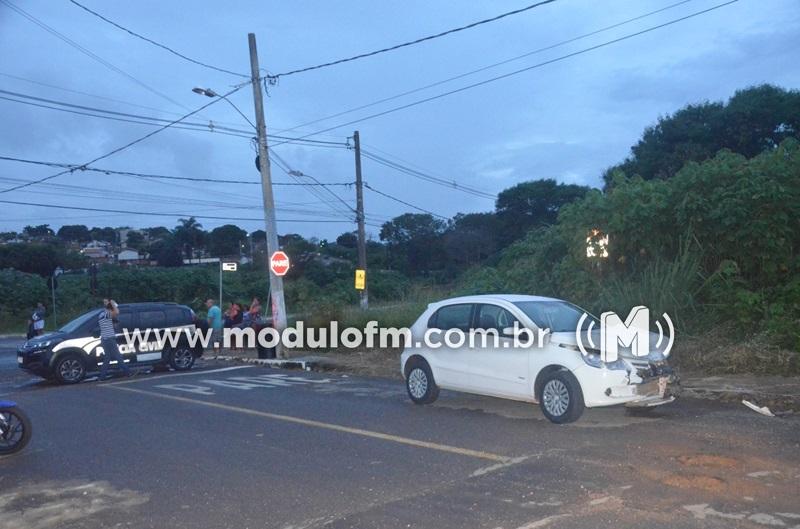 Imagem 4 do post Veja o vídeo: Motociclista morre ao ser atingido por veículo conduzido por motorista inabilitada que fazia conversão proibida em Patrocínio
