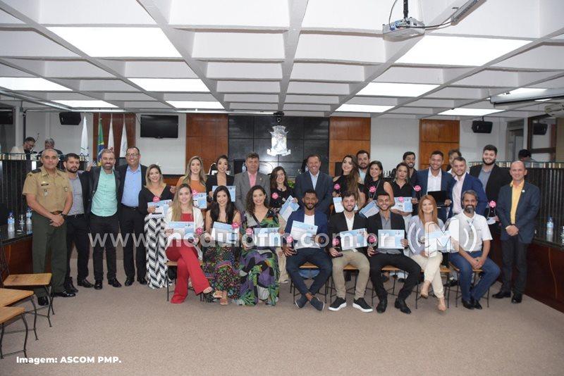 Dezoito jovens patrocinenses foram homenageados no 1º Troféu Jovem...