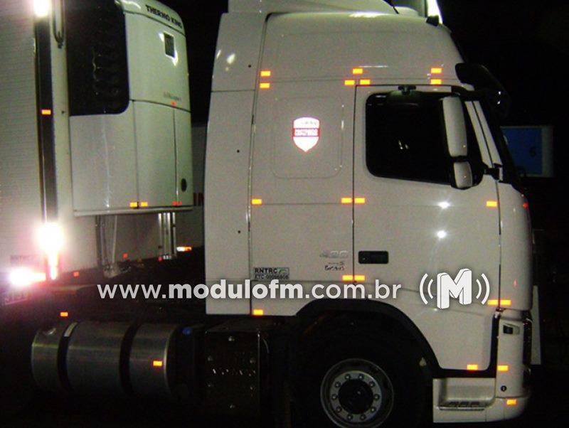 Quatro carretas são alvos de furto durante a madrugada...