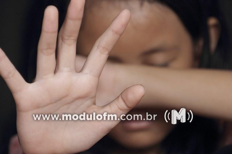 Homem é preso após mostrar órgão genital e se masturbar para crianças em saída de escola municipal em Patrocínio