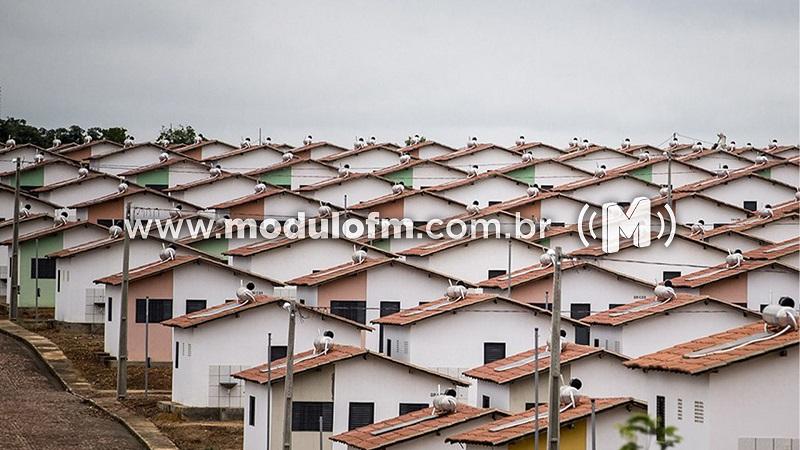 PT de Patrocínio emite nota sobre casas populares e...