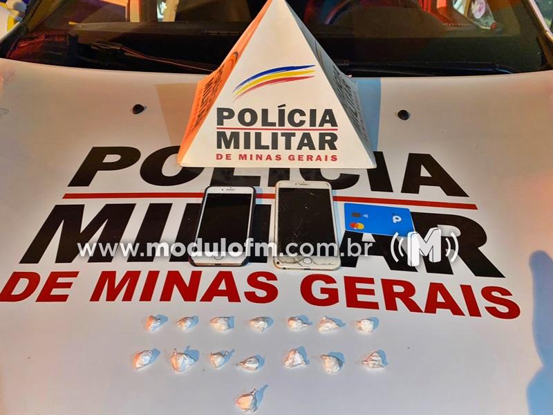 Polícia Militar prende jovens suspeitos de tráfico de drogas...
