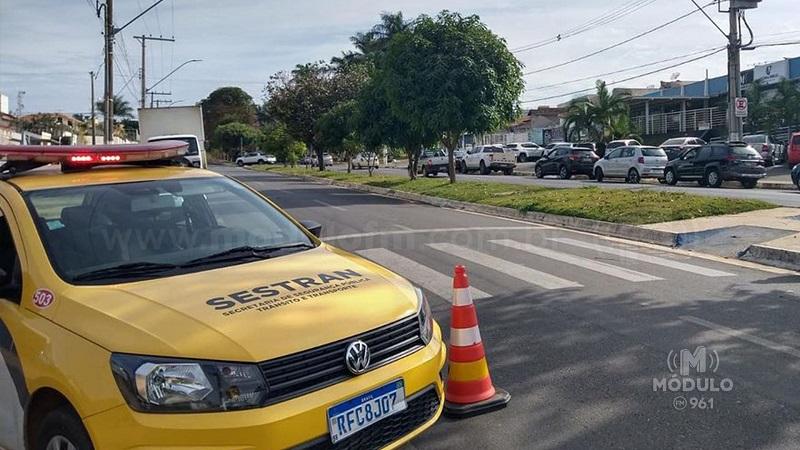 Prefeito revela que SESTRAN pode assumir estacionamento rotativo em...