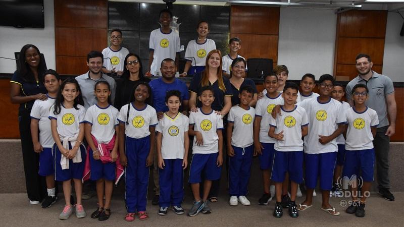 Câmara Municipal recebe visita de alunos da Escola Municipal...