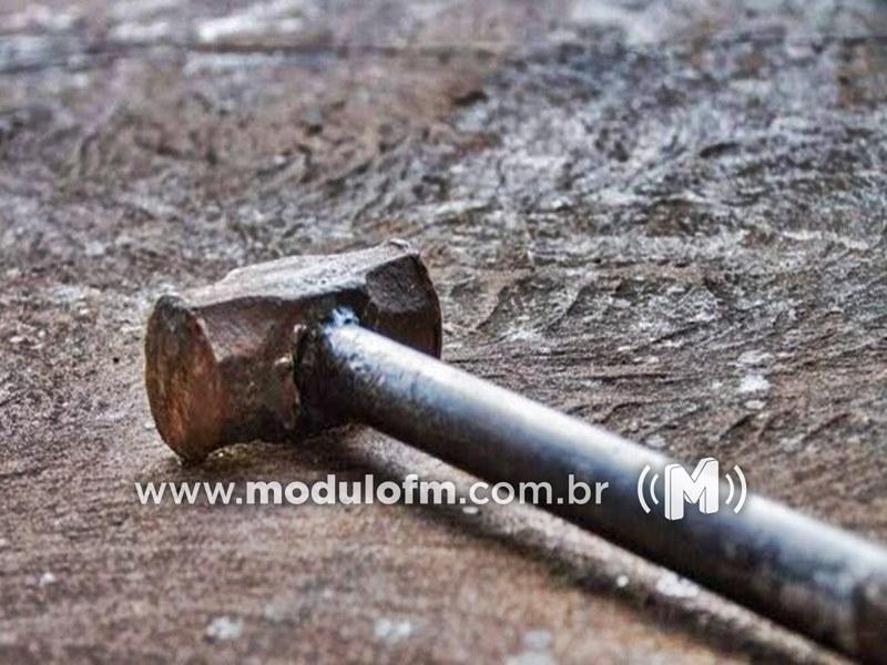 Discussão em obra de construção civil termina com agressão...