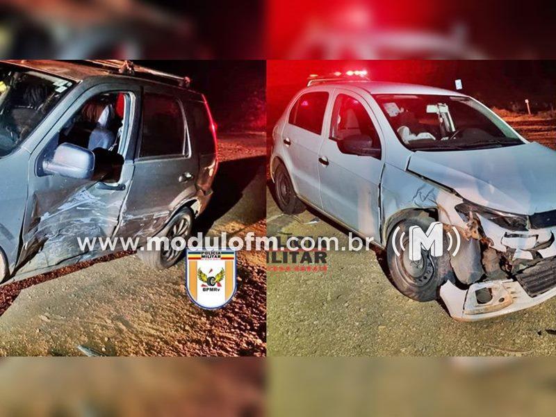 Desatenção provoca colisão entre dois veículos na MGC-462 em...