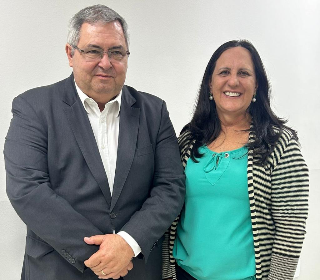 Iêda Pereira de Magalhães Martins é eleita nova reitora...