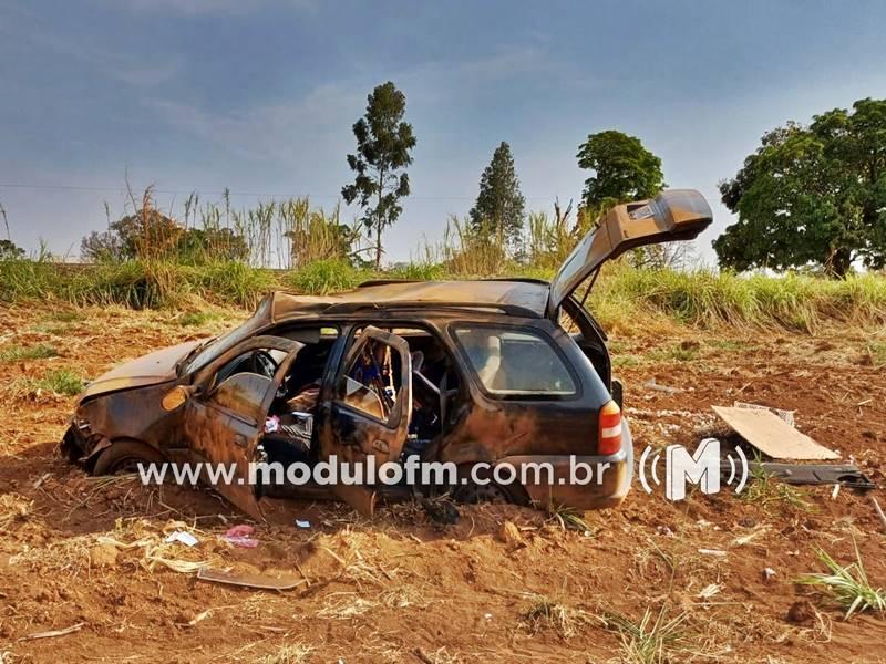 Recém-nascido morre após motorista dormir ao volante e carro...