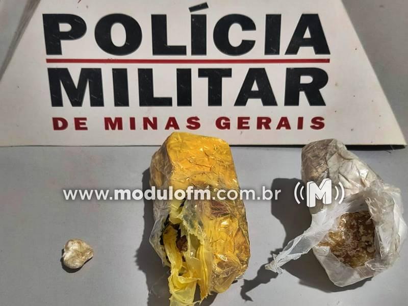 Polícia Militar prende mulher e apreende adolescente por tráfico...