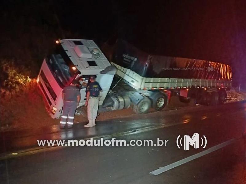 Ação conjunta entre PM e PRF intercepta carreta roubada...