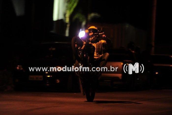 Dupla em motocicleta tenta fugir da PM em Guimarânia;...
