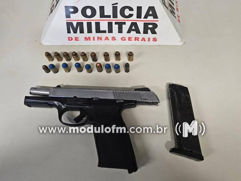 Homem é preso por porte ilegal de arma após...