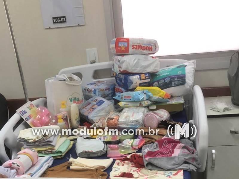 Após ser encontrada com hipotermia, recém-nascida recebe cuidados médicos...