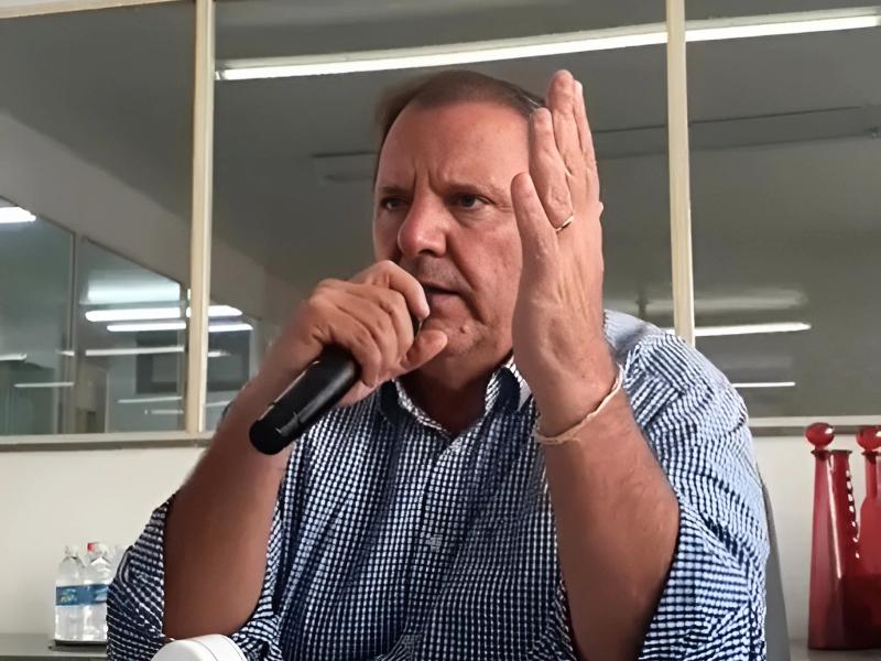 Deiró faz prestação de contas de seus 8 anos...