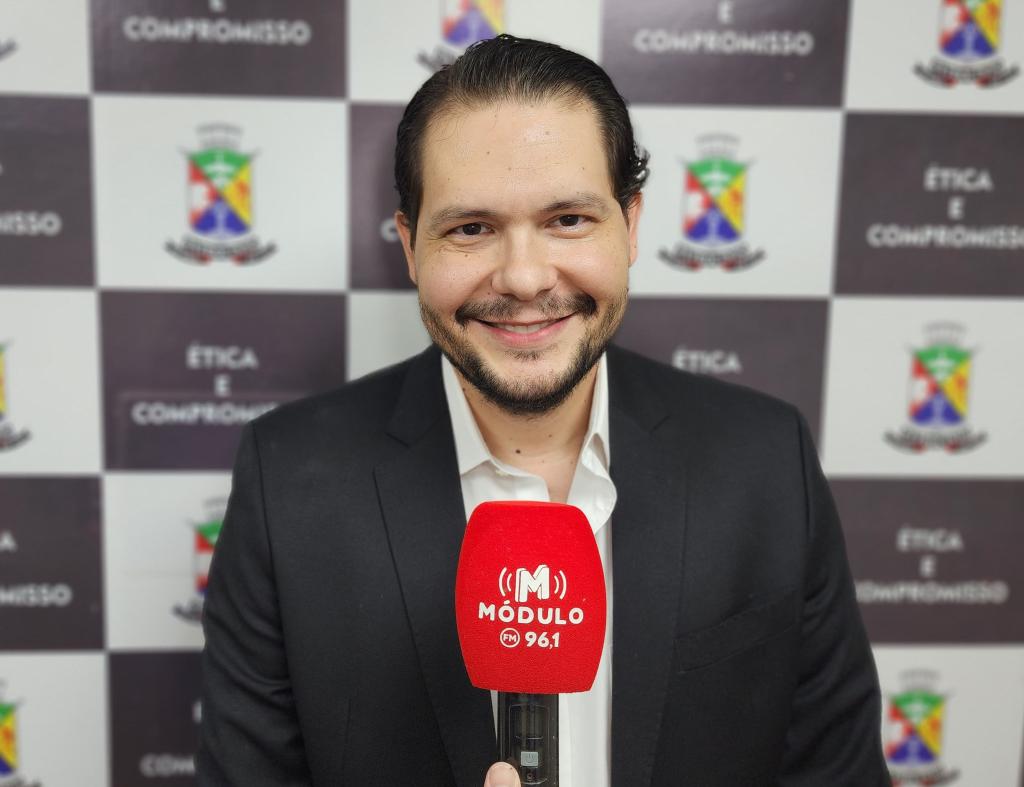 Gustavo Brasileiro comenta coletiva de Deiró Marra sobre reajuste...