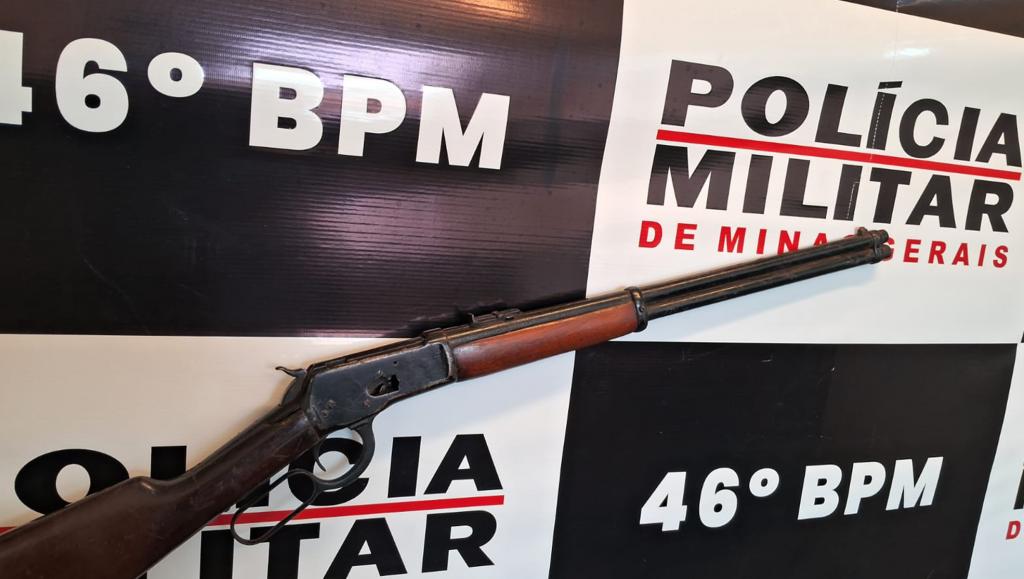 Homem é preso por porte ilegal de arma de...
