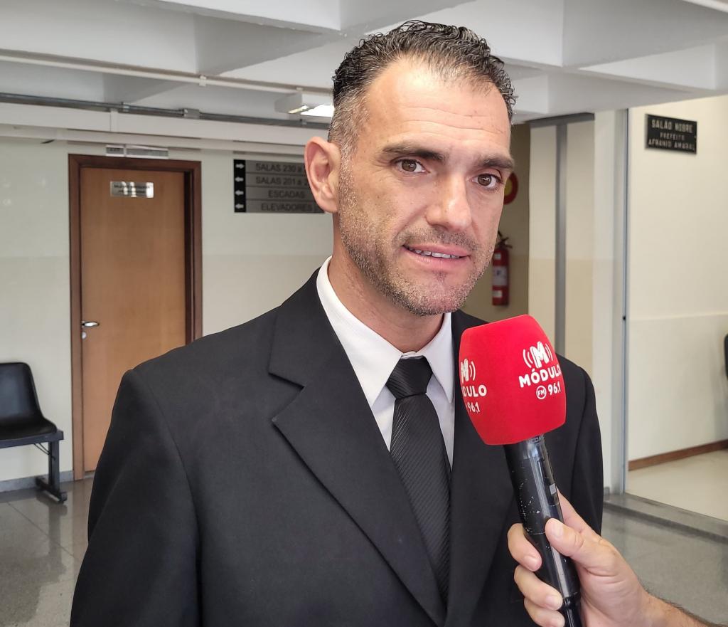 Nikolas Elias destaca apoio de Gustavo Brasileiro para disputar...
