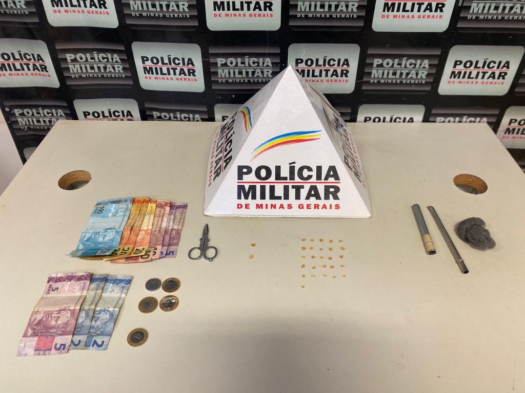 Polícia Militar apreende drogas e prende suspeitos por tráfico...