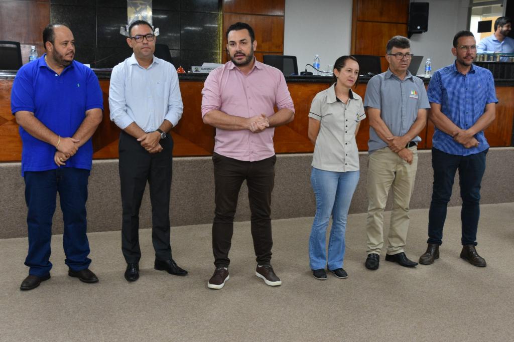 Sem quórum, Câmara não vota propostas de reajuste salarial...