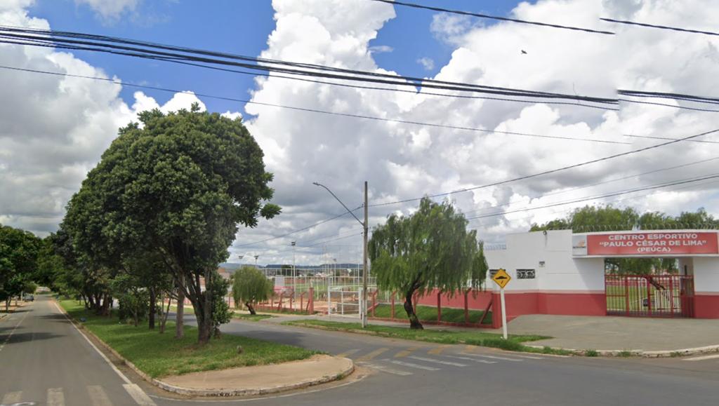 Homem de 32 anos morre após colisão com poste...