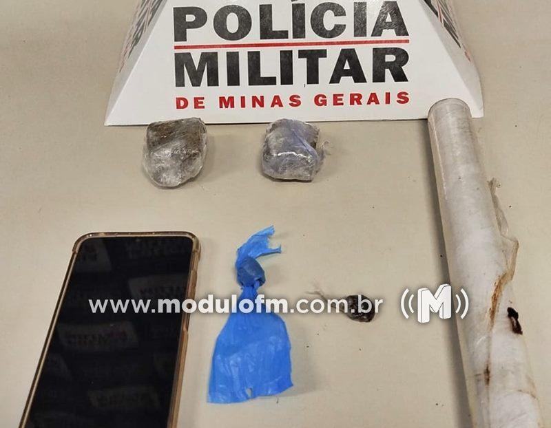 Homem é preso por tráfico de drogas no bairro...