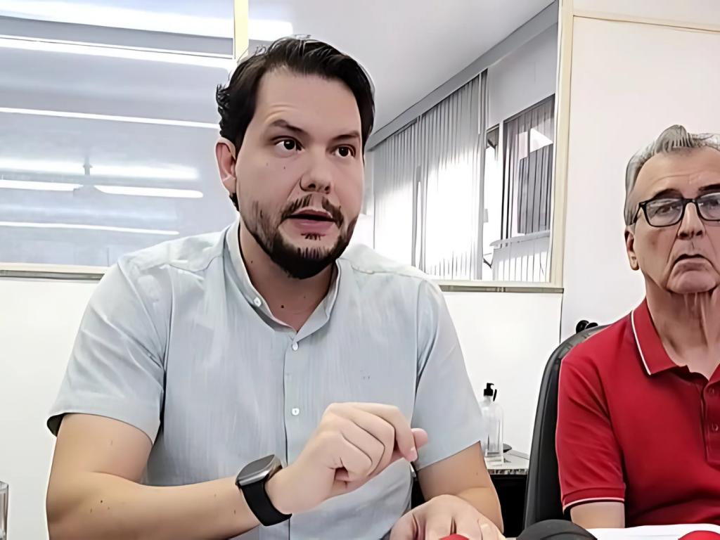 Prefeito anuncia projeto de reajuste salarial e aumento do...