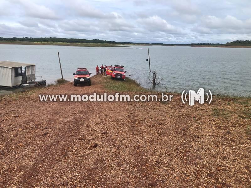 Bombeiros entram no terceiro dia de buscas por pescador...