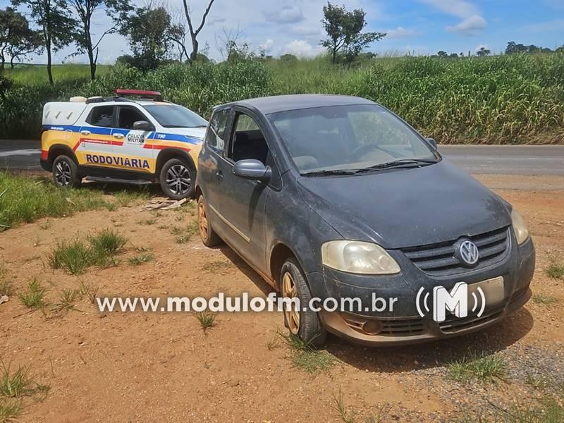Carro roubado por criminosos armados na MG-230 é recuperado...