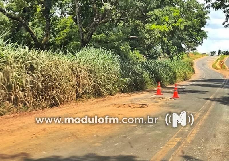 Motoristas reclamam das péssimas condições da MG-230 entre Patrocínio...