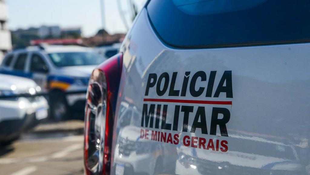Jovem de 21 anos é agredida com tijolada após...
