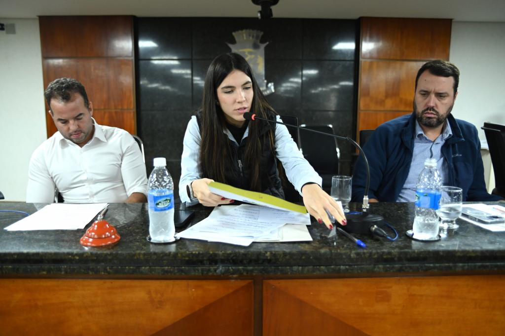 Contrato para recuperação da MG-230 entre Patrocínio e Salitre...