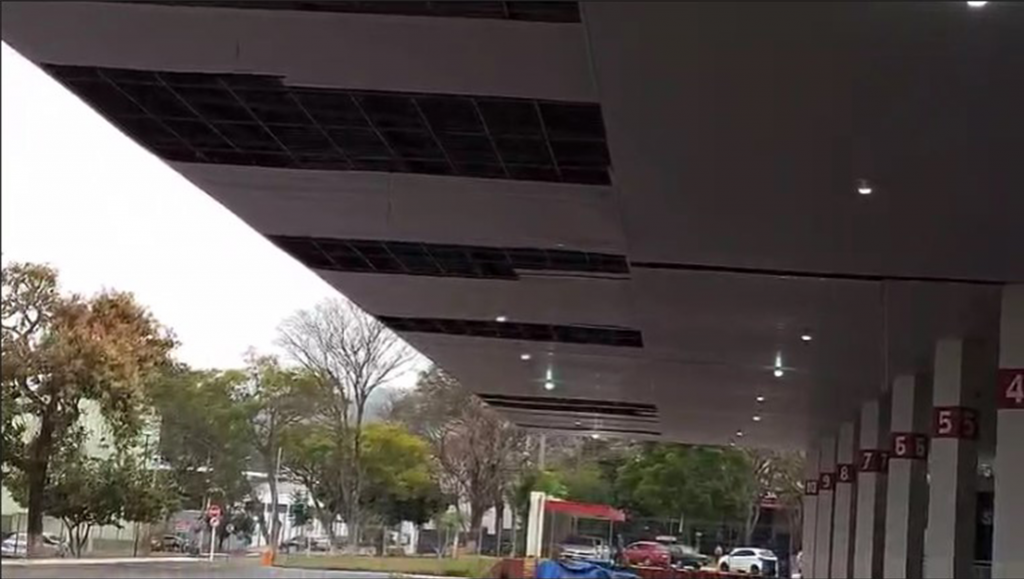 Fortes ventos causam danos na Rodoviária de Patrocínio e...