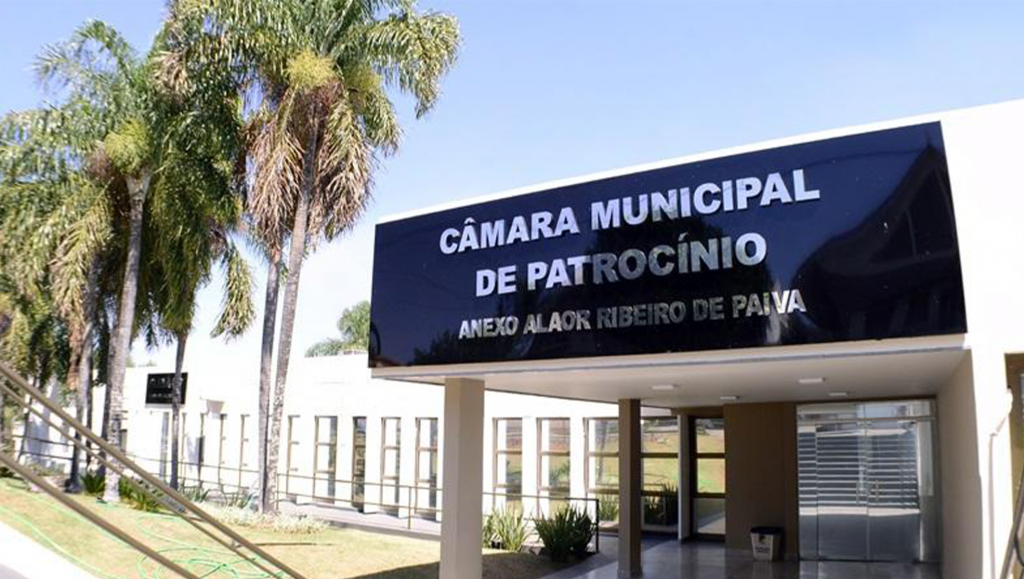 Câmara Municipal de Patrocínio retoma atividades com votação de...