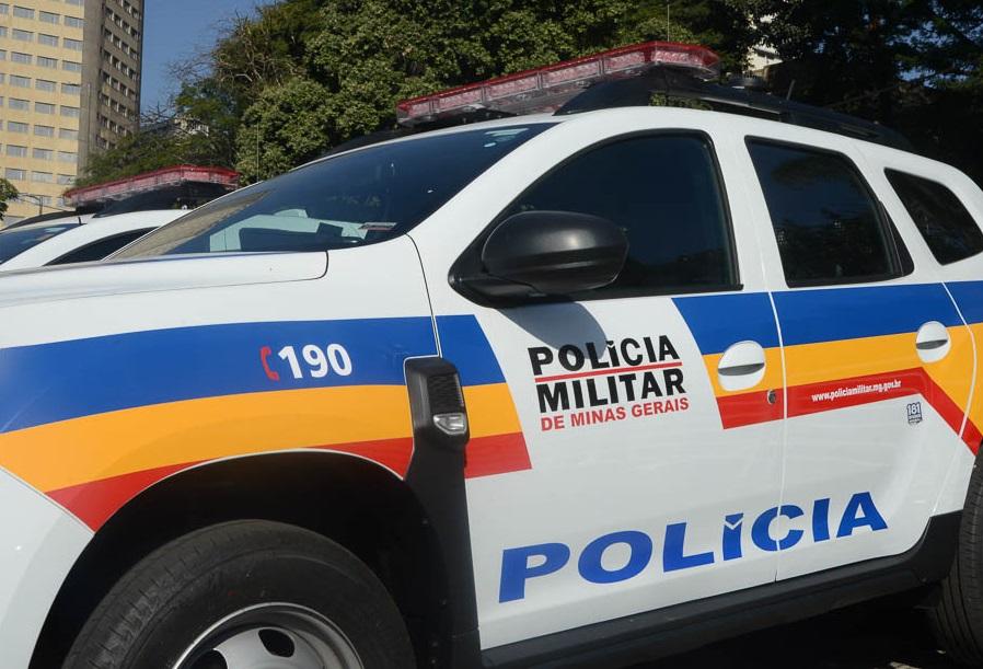 Homem furta uísques caros em supermercado e foge após...