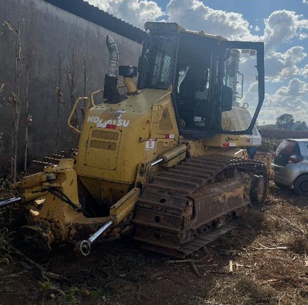 Trator furtado no estado de Goiás é recuperado em Serra do Salitre