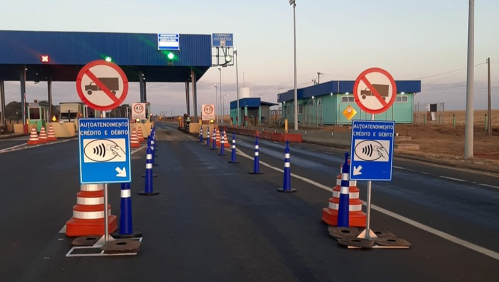 Cabines de autoatendimento são implantadas em praças de pedágio...